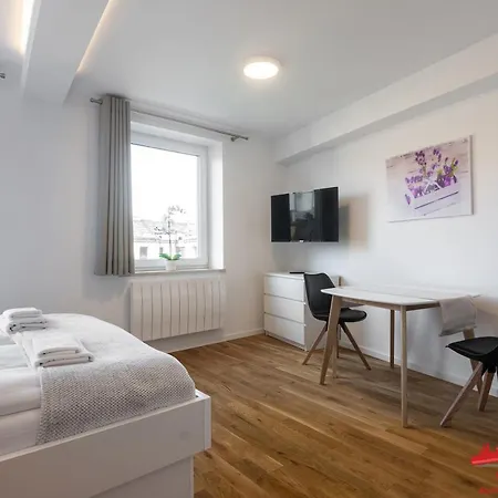 Nearto Old Town Sebastiana Street Apartment